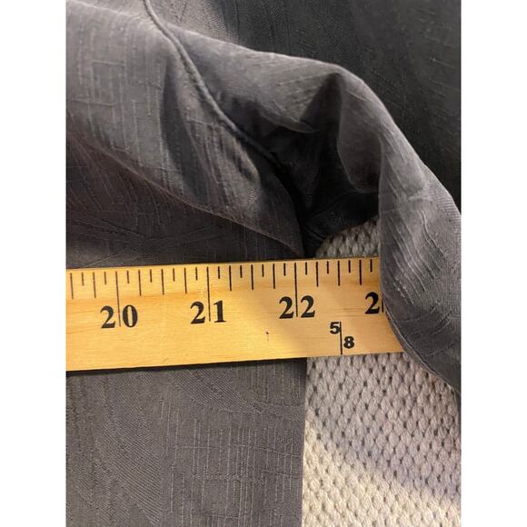 Tommy Bahama Shirt Adult Medium Black Koi Fish Big Print Hawaiian 100% Silk - Picture 4 of 10